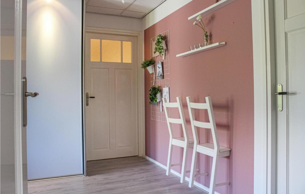Gorgeous Home In Scharendijke With Kitchen Exteriér fotografie